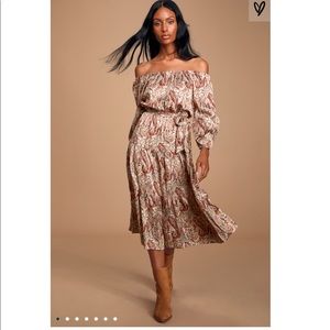 Lulus Beige Multi Print Satin Tiered Midi Dress M